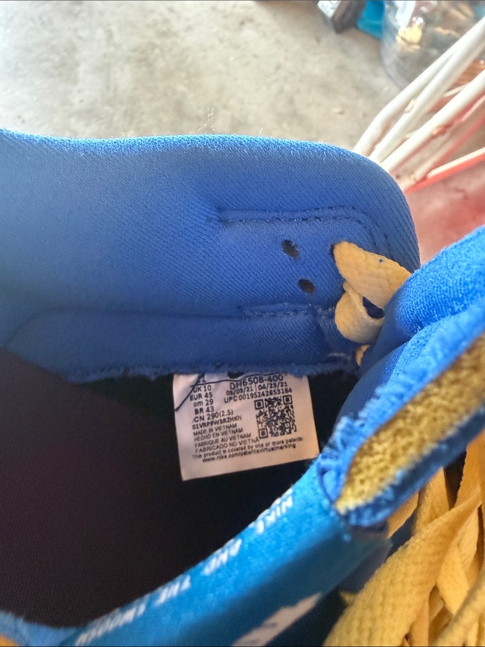 Nike Dunk Low - Picture 2 of 8